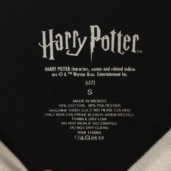Hogwarts Graphic Tee - Picture 3 of 3